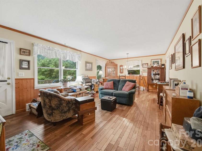 7180 Valley View Drive, Newland, NC 28657.  MLS# CAR4408784, YatesRealty ID 45795. 