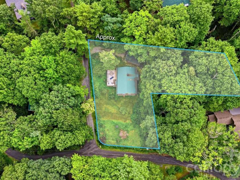 7180 Valley View Drive, Newland, NC 28657.  MLS# CAR4408784, YatesRealty ID 45795. 
