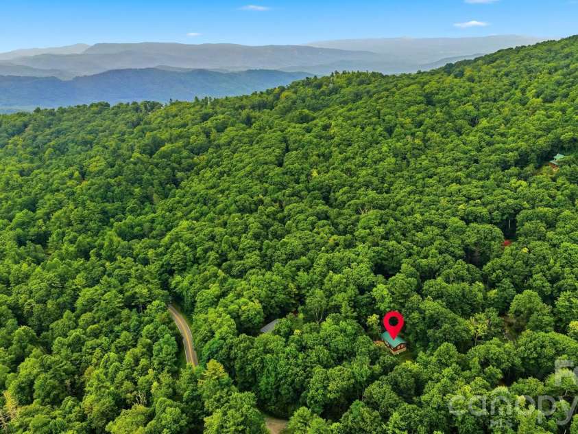 7180 Valley View Drive, Newland, NC 28657.  MLS# CAR4408784, YatesRealty ID 45795. 
