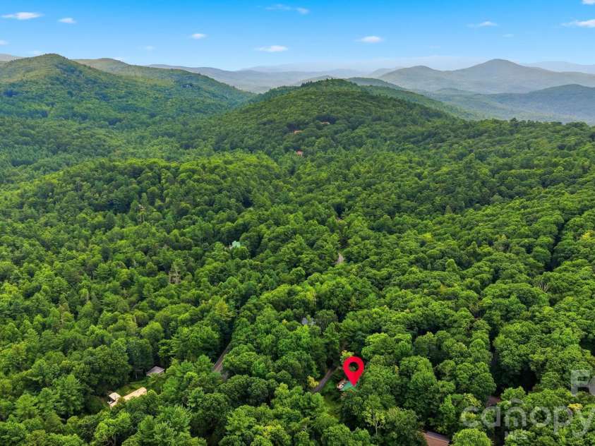 7180 Valley View Drive, Newland, NC 28657.  MLS# CAR4408784, YatesRealty ID 45795. 