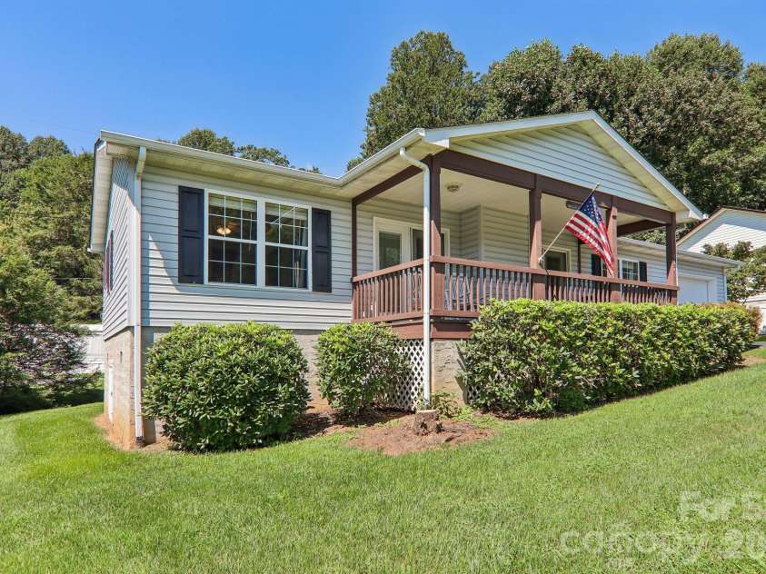 117 Pinellas Lane, Waynesville, NC 28785.  MLS# CAR4416573, YatesRealty ID 45796. 