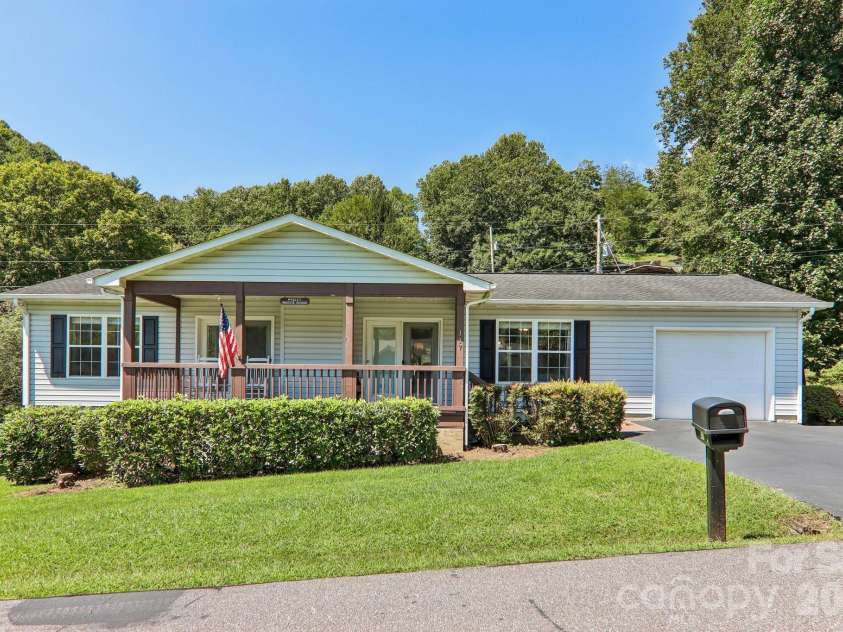 117 Pinellas Lane, Waynesville, NC 28785.  MLS# CAR4416573, YatesRealty ID 45796. 