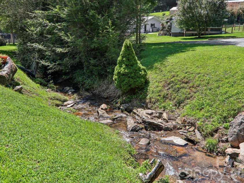 117 Pinellas Lane, Waynesville, NC 28785.  MLS# CAR4416573, YatesRealty ID 45796. 