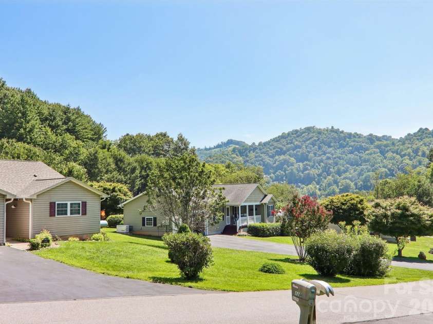 117 Pinellas Lane, Waynesville, NC 28785.  MLS# CAR4416573, YatesRealty ID 45796. 