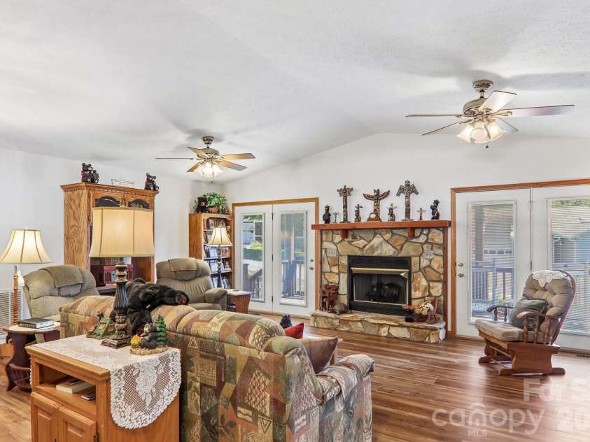 117 Pinellas Lane, Waynesville, NC 28785.  MLS# CAR4416573, YatesRealty ID 45796. 
