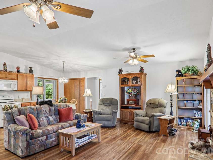 117 Pinellas Lane, Waynesville, NC 28785.  MLS# CAR4416573, YatesRealty ID 45796. 