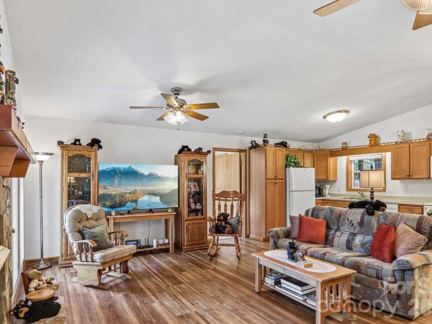 117 Pinellas Lane, Waynesville, NC 28785.  MLS# CAR4416573, YatesRealty ID 45796. 