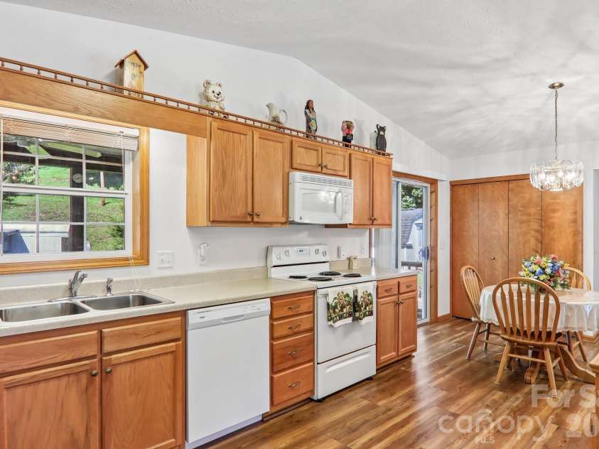 117 Pinellas Lane, Waynesville, NC 28785.  MLS# CAR4416573, YatesRealty ID 45796. 