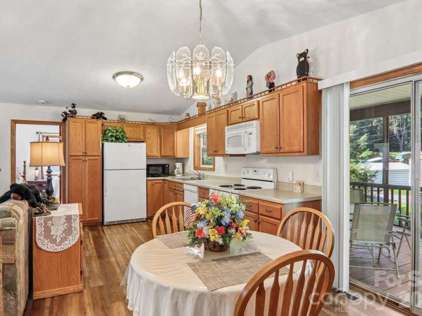 117 Pinellas Lane, Waynesville, NC 28785.  MLS# CAR4416573, YatesRealty ID 45796. 
