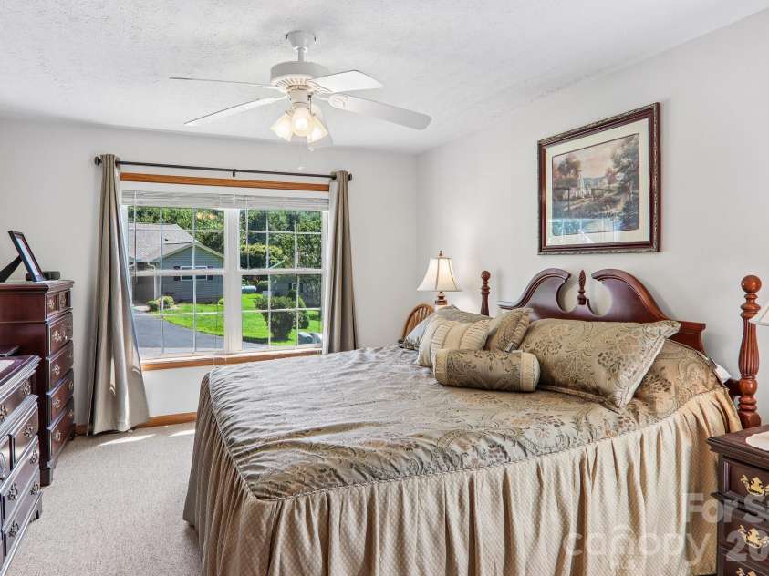 117 Pinellas Lane, Waynesville, NC 28785.  MLS# CAR4416573, YatesRealty ID 45796. 