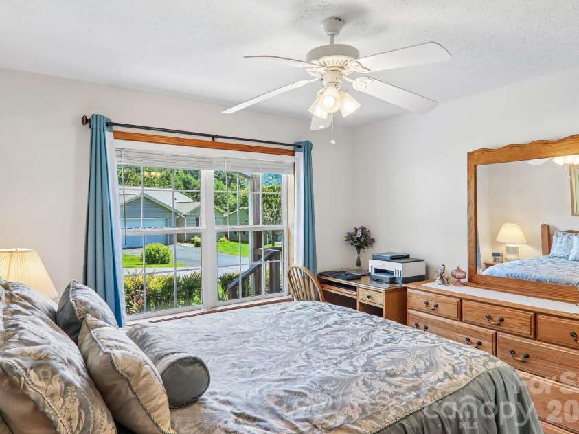 117 Pinellas Lane, Waynesville, NC 28785.  MLS# CAR4416573, YatesRealty ID 45796. 