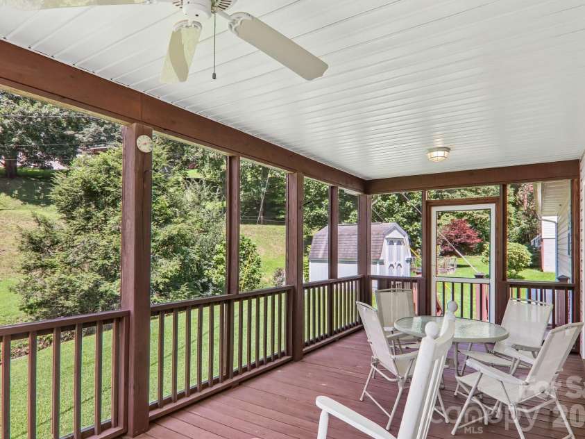 117 Pinellas Lane, Waynesville, NC 28785.  MLS# CAR4416573, YatesRealty ID 45796. 