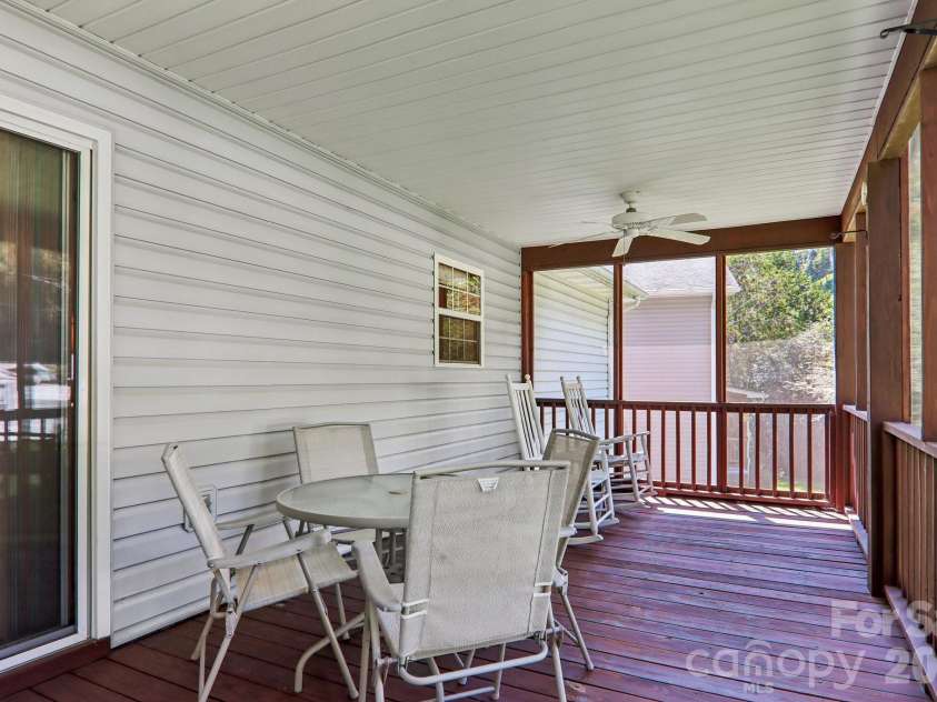 117 Pinellas Lane, Waynesville, NC 28785.  MLS# CAR4416573, YatesRealty ID 45796. 