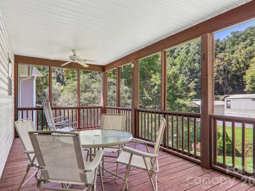 117 Pinellas Lane, Waynesville, NC 28785.  MLS# CAR4416573, YatesRealty ID 45796. 