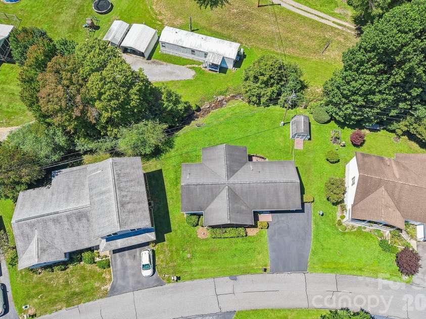 117 Pinellas Lane, Waynesville, NC 28785.  MLS# CAR4416573, YatesRealty ID 45796. 