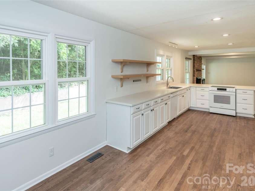 171 Suburban Avenue, Concord, NC 28025.  MLS# CAR4405894, YatesRealty ID 45797. 