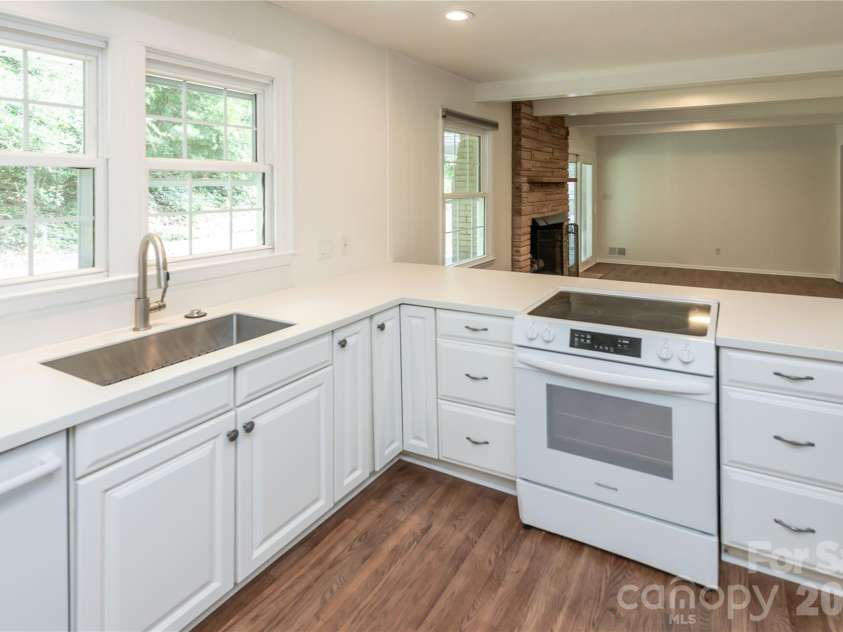 171 Suburban Avenue, Concord, NC 28025.  MLS# CAR4405894, YatesRealty ID 45797. 