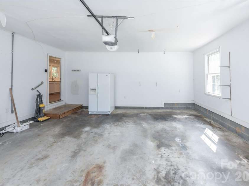 171 Suburban Avenue, Concord, NC 28025.  MLS# CAR4405894, YatesRealty ID 45797. 