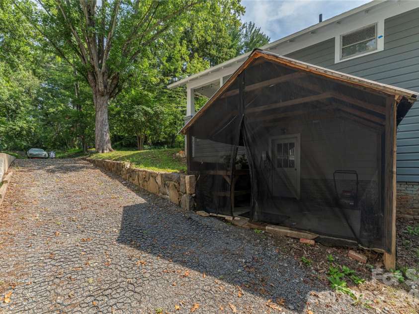 6 Birch Street, Asheville, NC 28801.  MLS# CAR4413466, YatesRealty ID 45798. Ample off street parking
