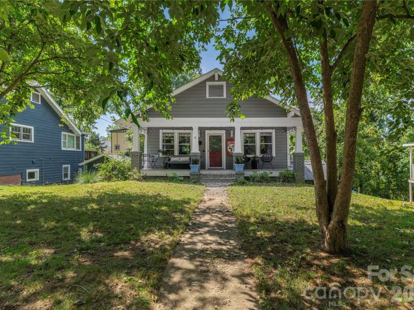 6 Birch Street, Asheville, NC 28801.  MLS# CAR4413466, YatesRealty ID 45798. Level Front Yard