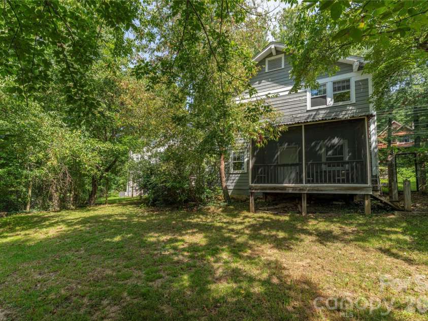 6 Birch Street, Asheville, NC 28801.  MLS# CAR4413466, YatesRealty ID 45798. Private Backyard