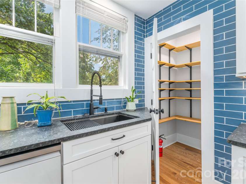 6 Birch Street, Asheville, NC 28801.  MLS# CAR4413466, YatesRealty ID 45798. Walk-in Pantry in Kitchen