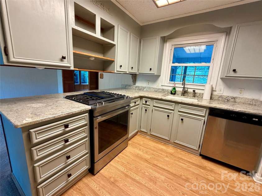 103 Farm Lane, Columbus, NC 28722.  MLS# CAR4406852, YatesRealty ID 45799. 