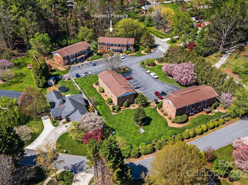 28 Capri Lane, Hendersonville, NC 28792.  MLS# CAR4247195, YatesRealty ID 458. 