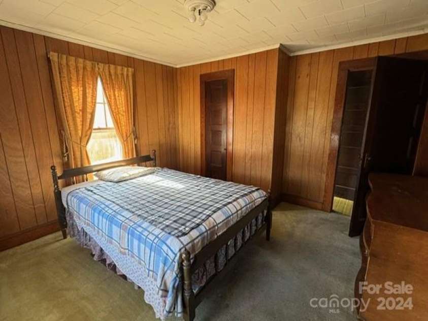 605 Meeting Street, Morganton, NC 28655.  MLS# CAR4085302, YatesRealty ID 458. 