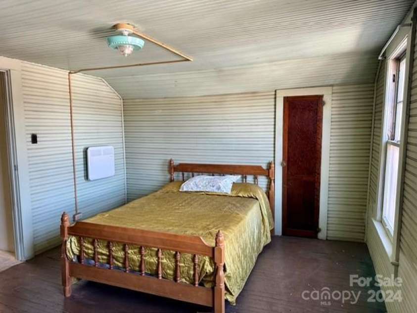 605 Meeting Street, Morganton, NC 28655.  MLS# CAR4085302, YatesRealty ID 458. 