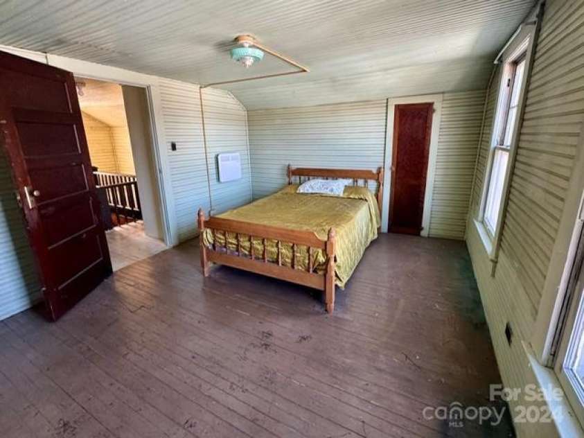 605 Meeting Street, Morganton, NC 28655.  MLS# CAR4085302, YatesRealty ID 458. 