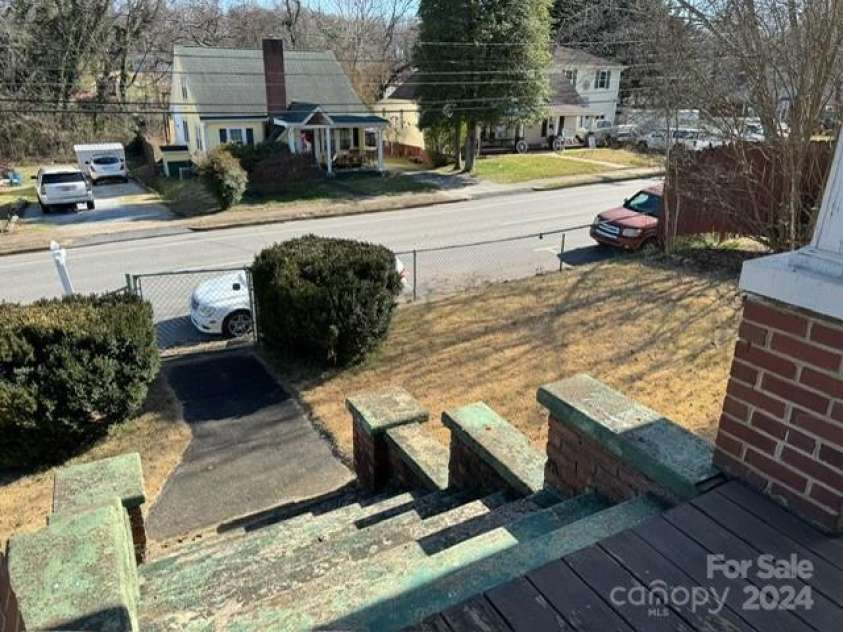 605 Meeting Street, Morganton, NC 28655.  MLS# CAR4085302, YatesRealty ID 458. Front steps