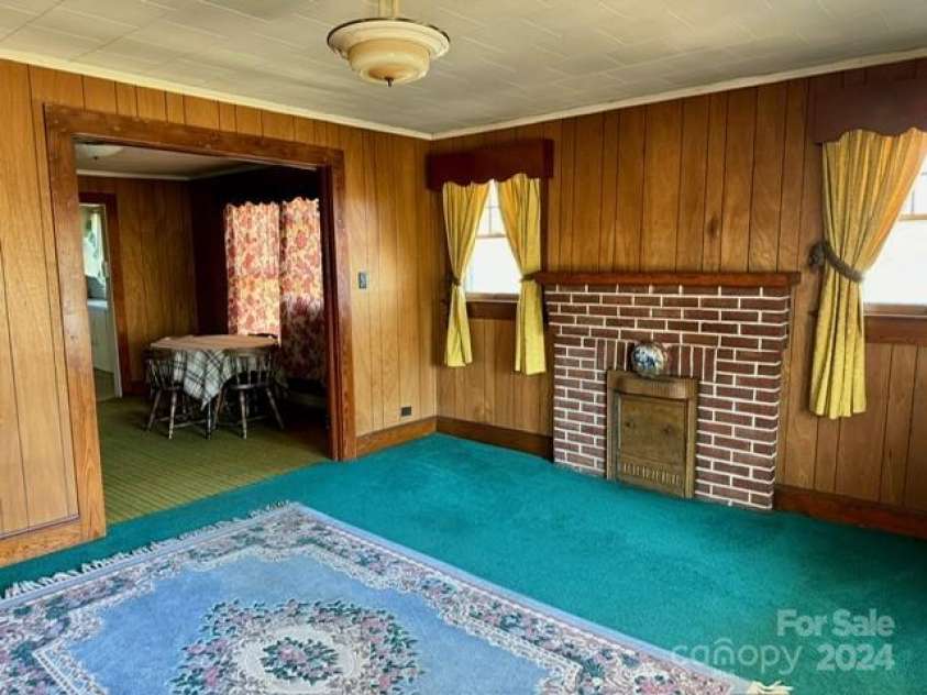 605 Meeting Street, Morganton, NC 28655.  MLS# CAR4085302, YatesRealty ID 458. Living room