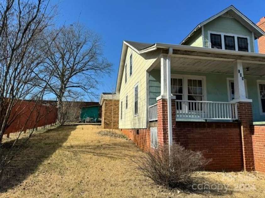 605 Meeting Street, Morganton, NC 28655.  MLS# CAR4085302, YatesRealty ID 458. Side