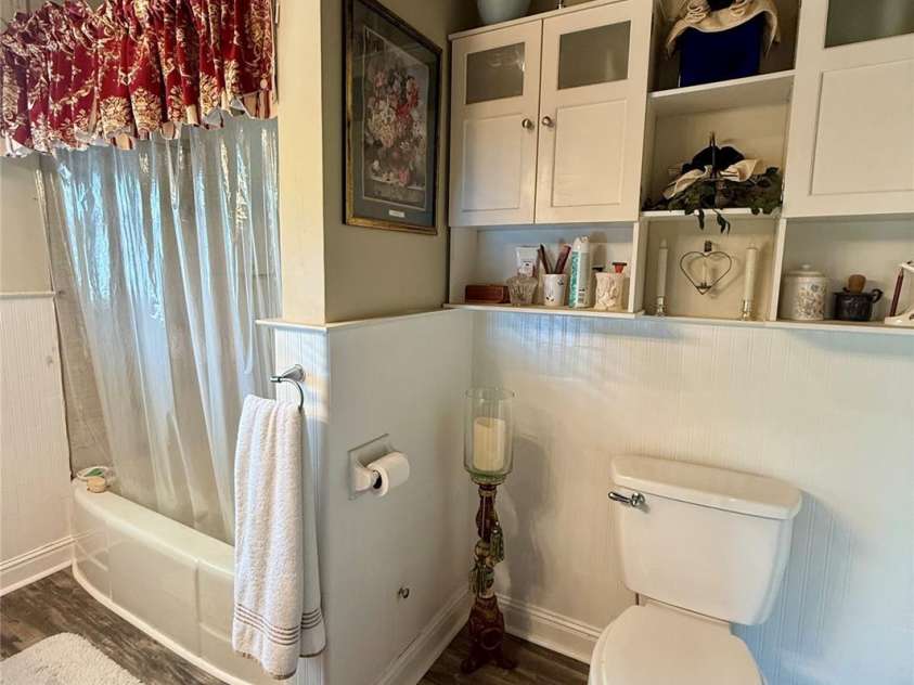 401 Mulberry Street, Cherryville, NC 28021.  MLS# CAR4416640, YatesRealty ID 45800. Hall Bath