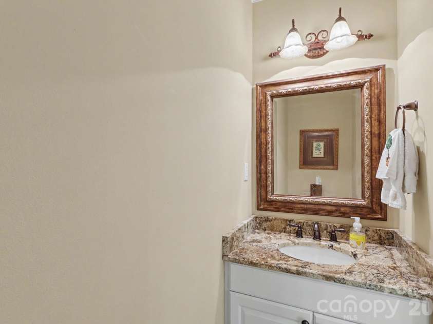 8724 Suninghurst Lane, Charlotte, NC 28277.  MLS# CAR4415077, YatesRealty ID 45802. 1/2 bath downstairs