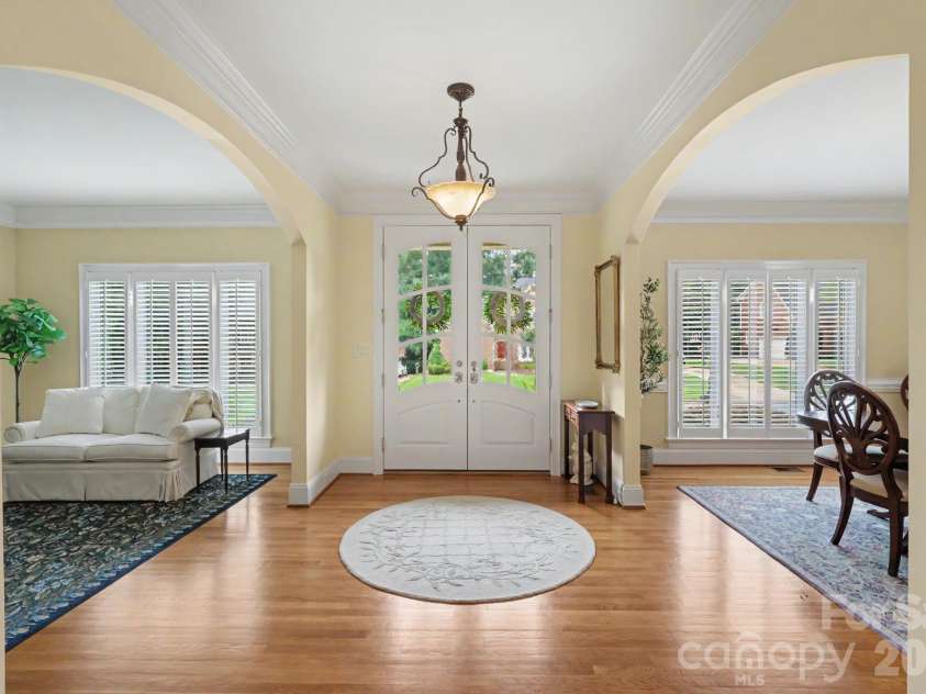 8724 Suninghurst Lane, Charlotte, NC 28277.  MLS# CAR4415077, YatesRealty ID 45802. 
