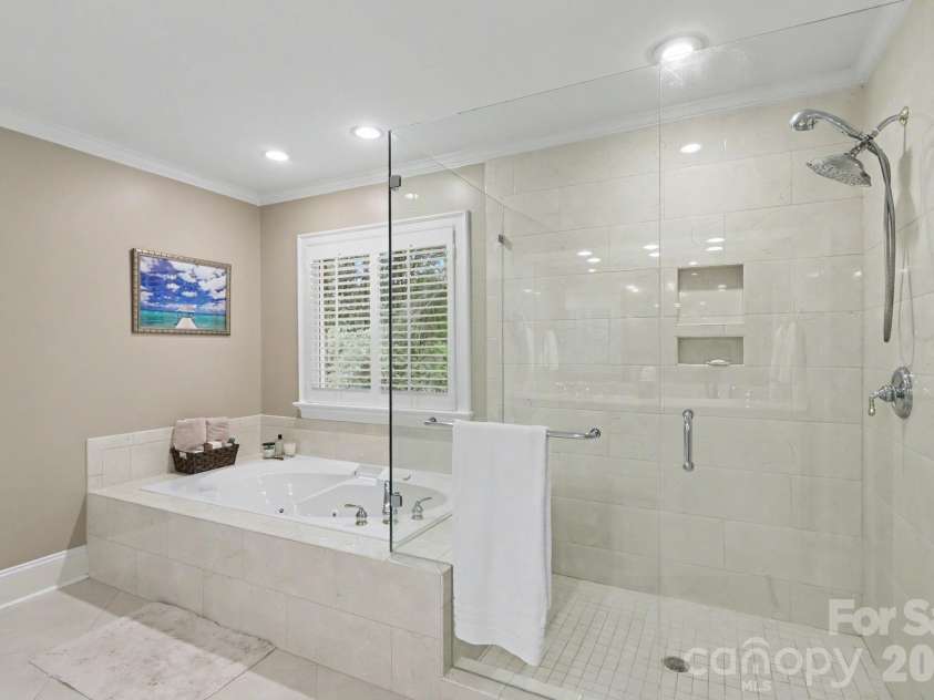 8724 Suninghurst Lane, Charlotte, NC 28277.  MLS# CAR4415077, YatesRealty ID 45802. 