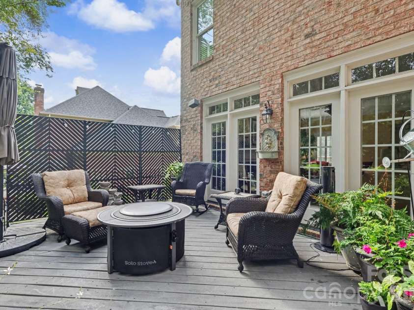 8724 Suninghurst Lane, Charlotte, NC 28277.  MLS# CAR4415077, YatesRealty ID 45802. 