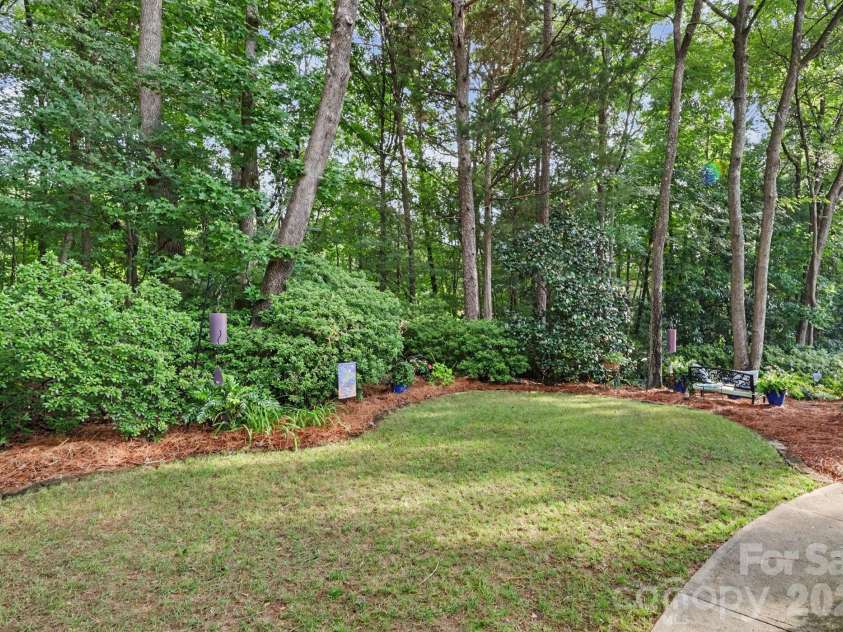 8724 Suninghurst Lane, Charlotte, NC 28277.  MLS# CAR4415077, YatesRealty ID 45802. 