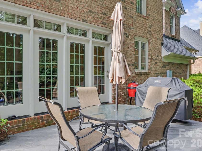 8724 Suninghurst Lane, Charlotte, NC 28277.  MLS# CAR4415077, YatesRealty ID 45802. 