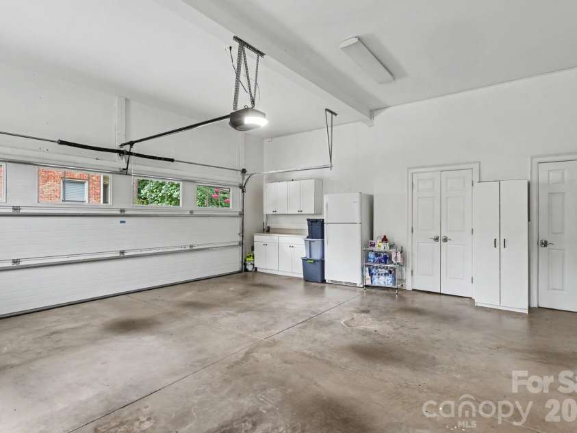 8724 Suninghurst Lane, Charlotte, NC 28277.  MLS# CAR4415077, YatesRealty ID 45802. 