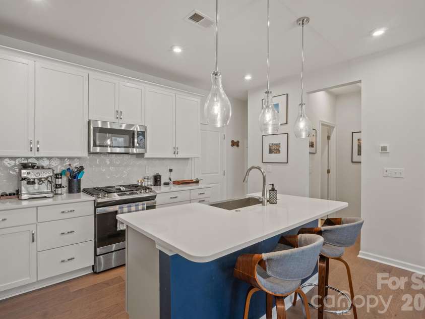 6161 Pierce Lane, Kannapolis, NC 28081.  MLS# CAR4416760, YatesRealty ID 45804. Beautiful kitchen