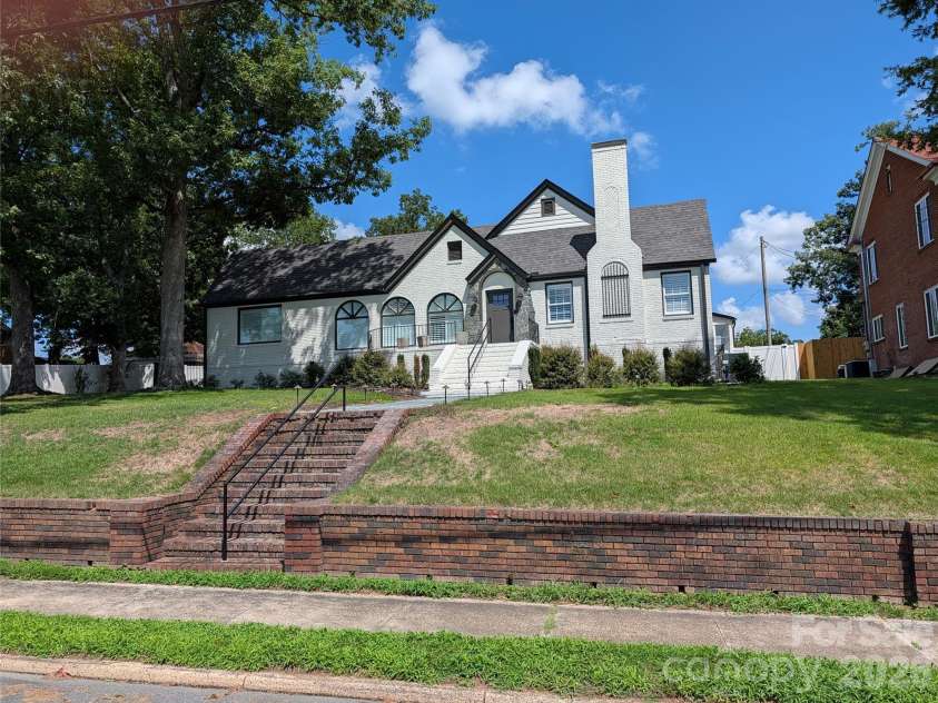 276 4th Street, Albemarle, NC 28001.  MLS# CAR4412277, YatesRealty ID 45806. 