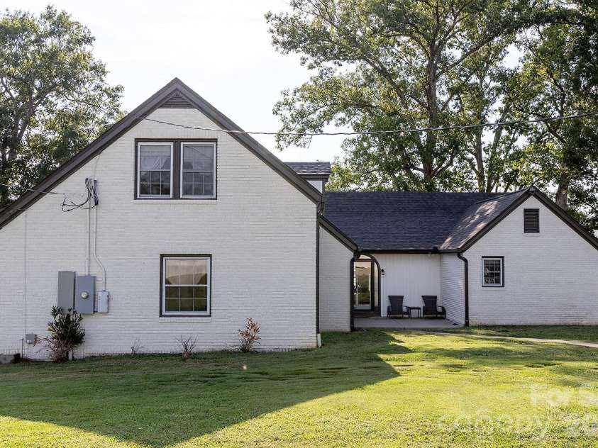 276 4th Street, Albemarle, NC 28001.  MLS# CAR4412277, YatesRealty ID 45806. 