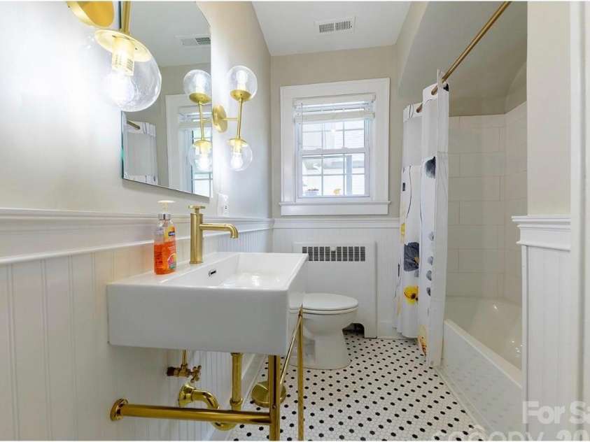 276 4th Street, Albemarle, NC 28001.  MLS# CAR4412277, YatesRealty ID 45806. 