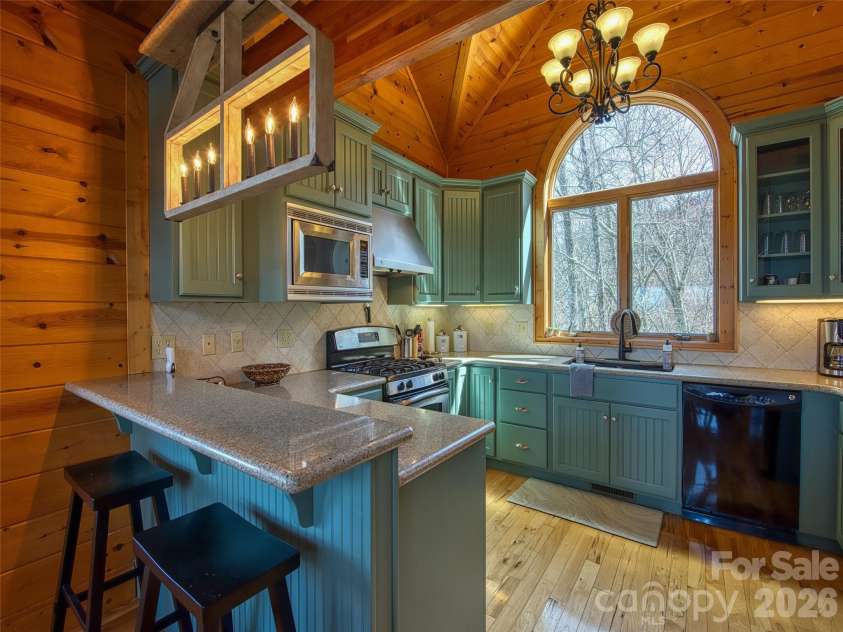 53 Kamama Trail, Maggie Valley, NC 28751.  MLS# CAR4396080, YatesRealty ID 45807. 
