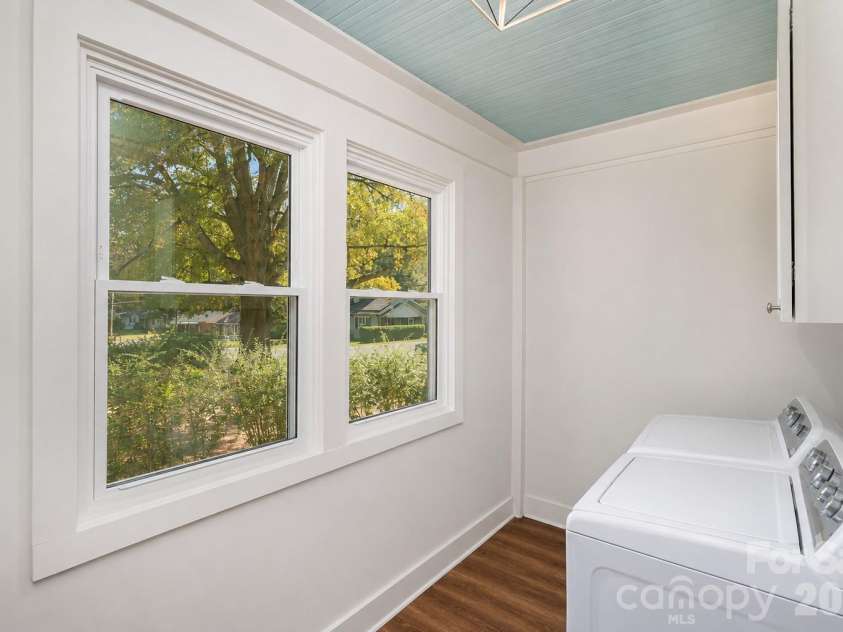 2104 St Mark Street, Charlotte, NC 28216.  MLS# CAR4416689, YatesRealty ID 45808. 