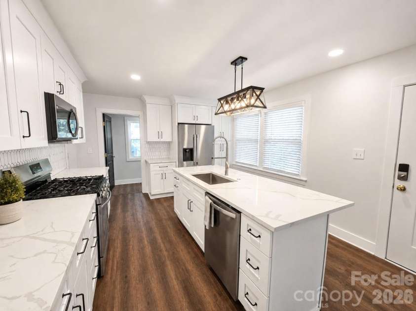 2104 St Mark Street, Charlotte, NC 28216.  MLS# CAR4416689, YatesRealty ID 45808. 