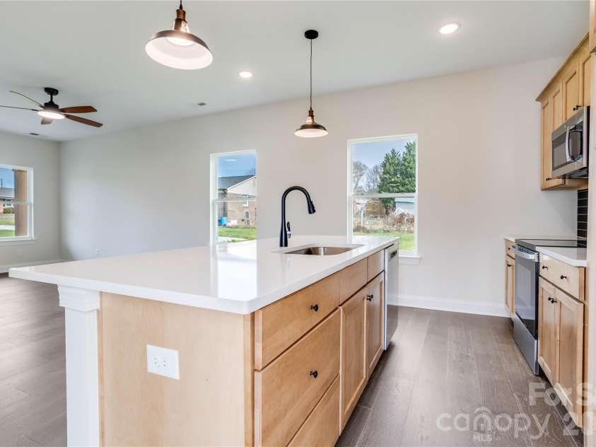 107 Tara Terrace, Kings Mountain, NC 28086.  MLS# CAR4309228, YatesRealty ID 4581. 